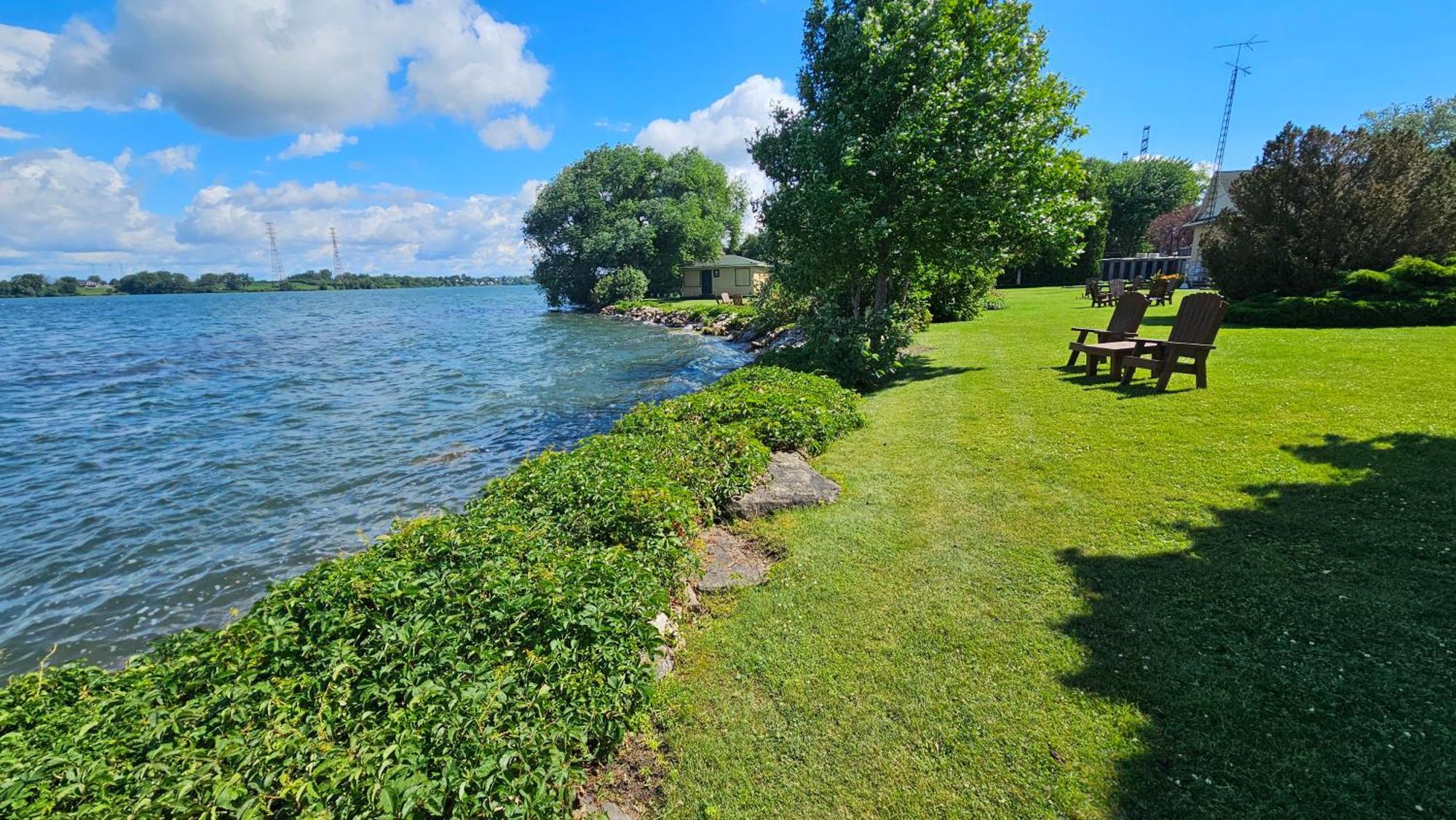 Hotel Oasis Lac St-Louis سالبيري دي فاليفيلد المظهر الخارجي الصورة