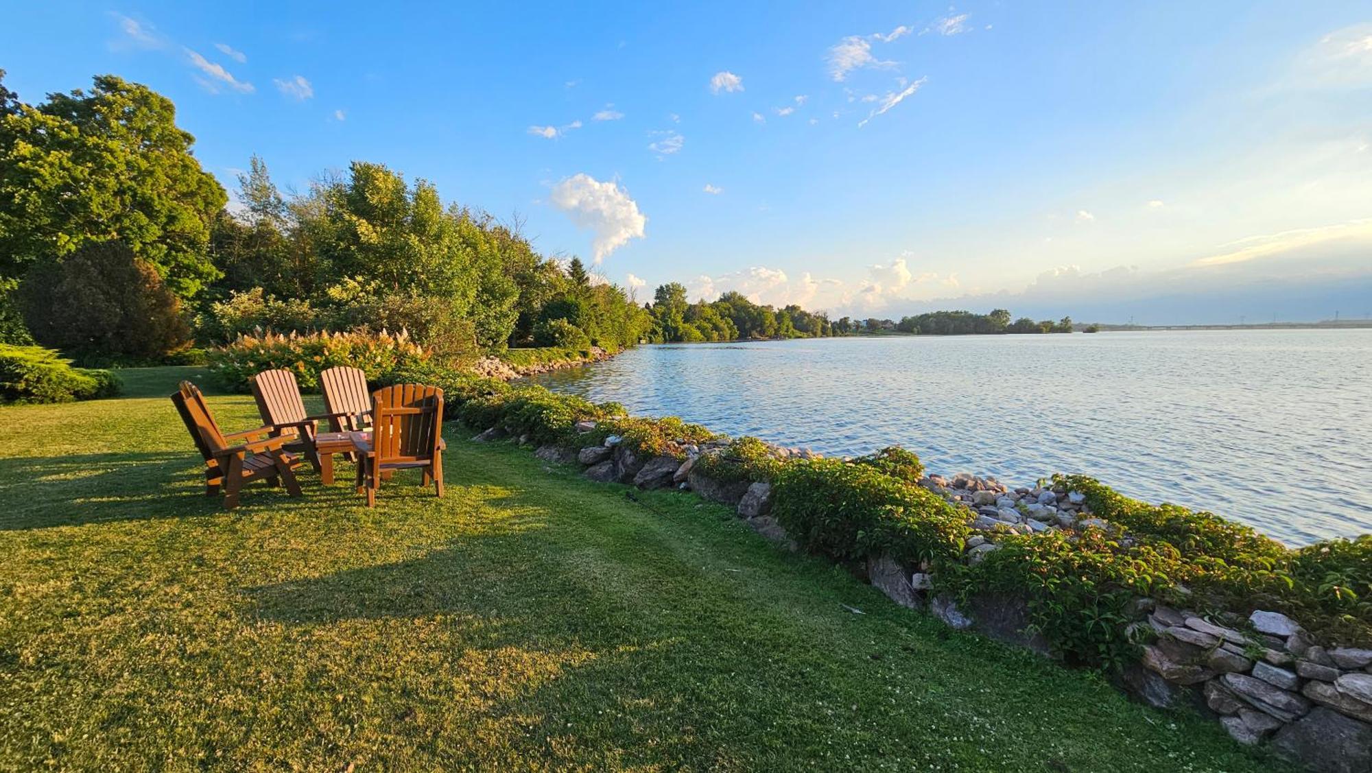 Hotel Oasis Lac St-Louis سالبيري دي فاليفيلد المظهر الخارجي الصورة