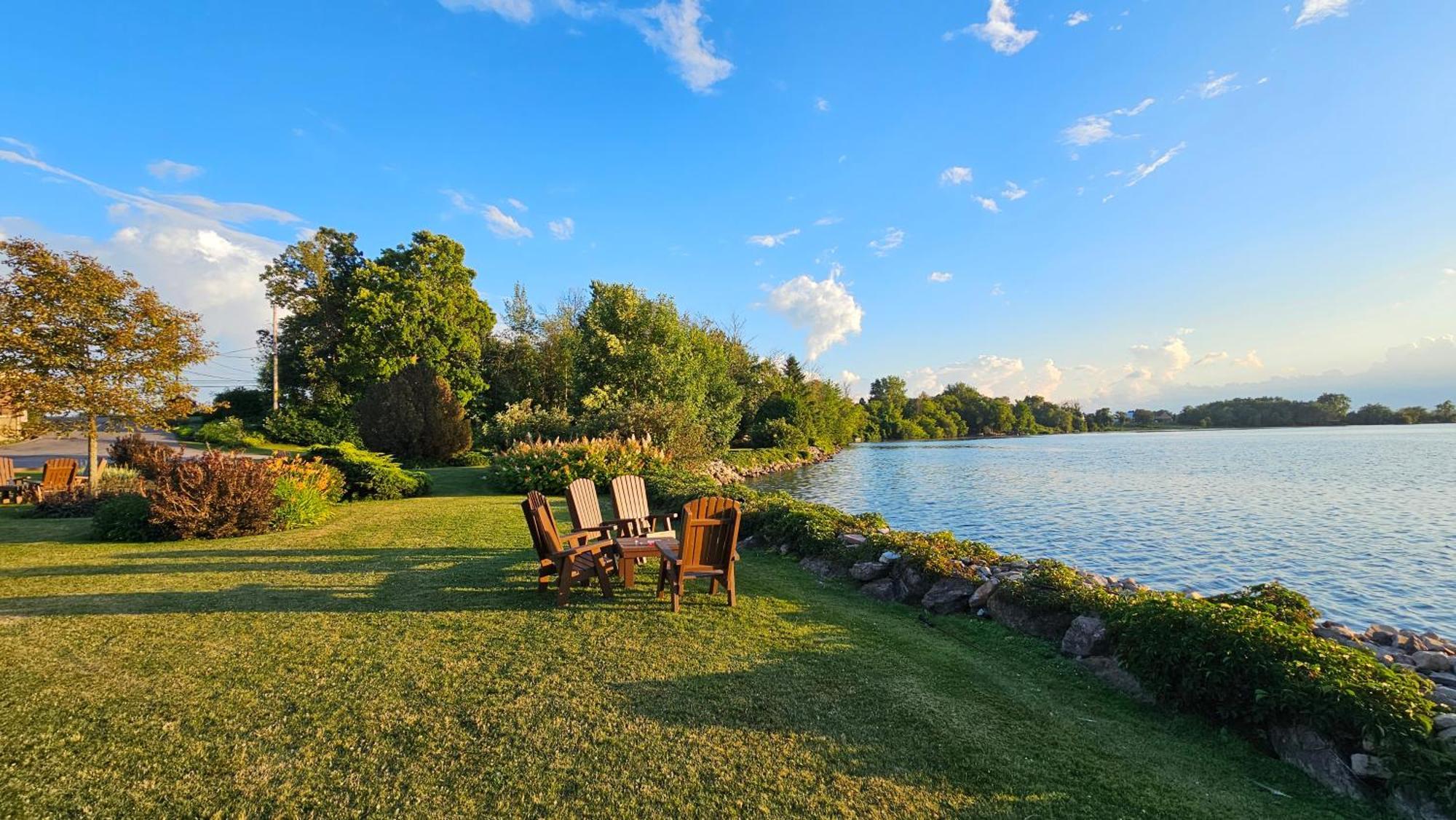 Hotel Oasis Lac St-Louis سالبيري دي فاليفيلد المظهر الخارجي الصورة