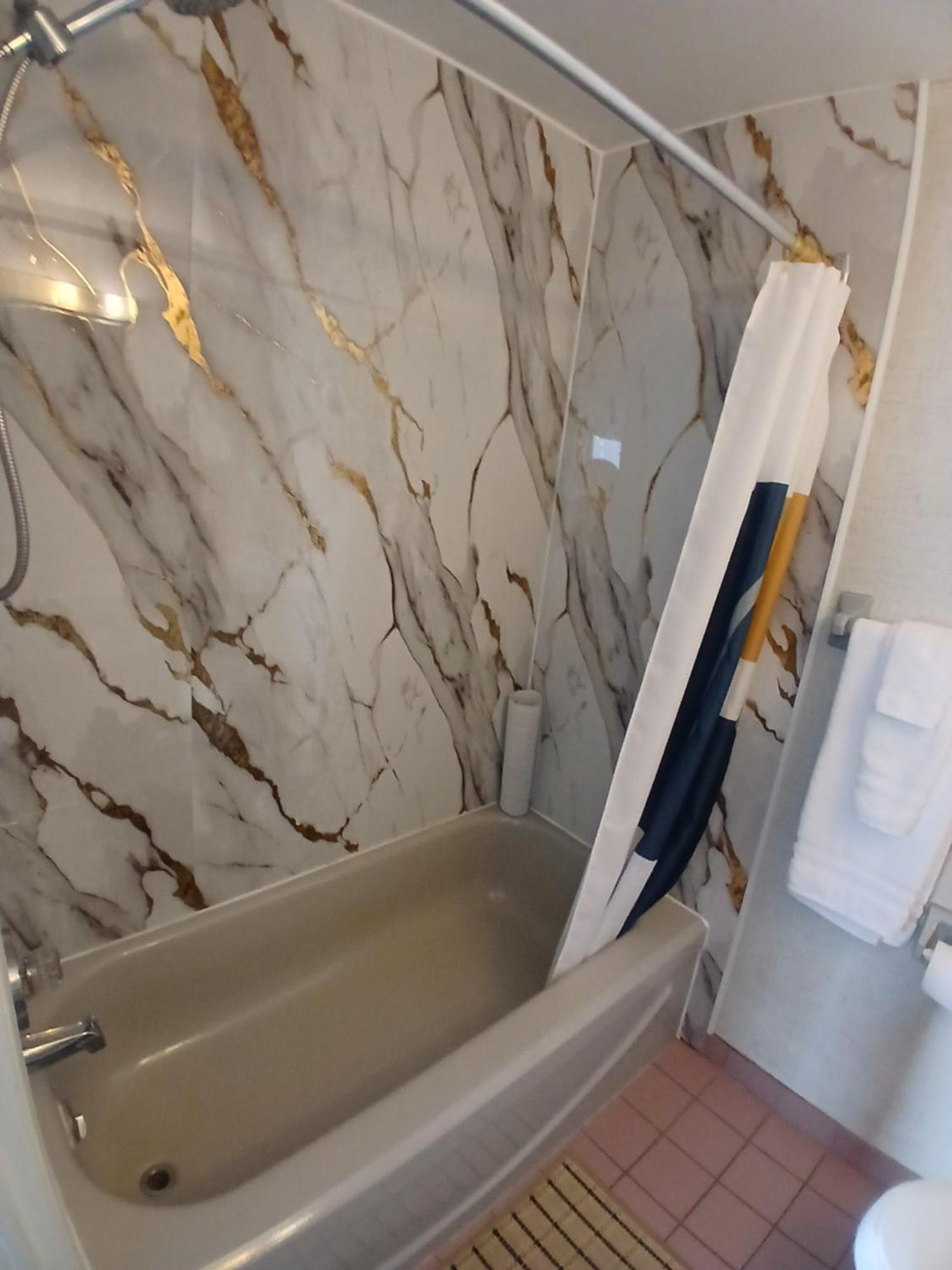 Hotel Oasis Lac St-Louis سالبيري دي فاليفيلد المظهر الخارجي الصورة