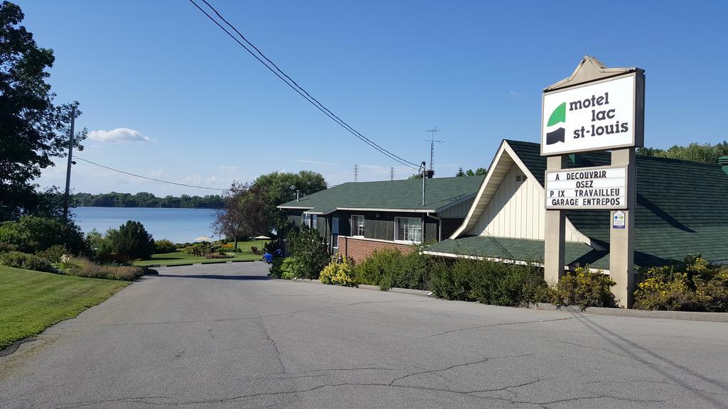 Hotel Oasis Lac St-Louis سالبيري دي فاليفيلد المظهر الخارجي الصورة