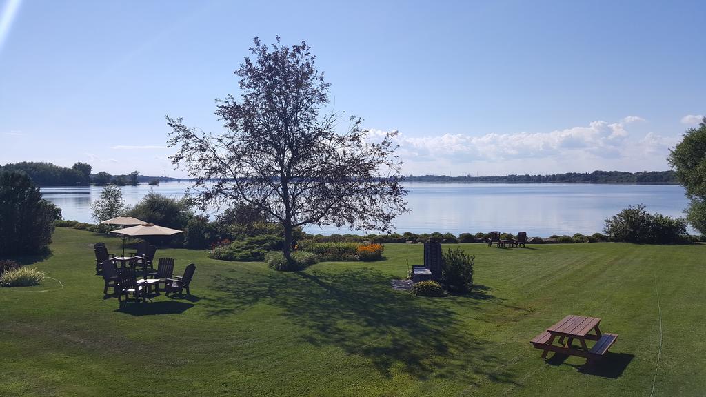 Hotel Oasis Lac St-Louis سالبيري دي فاليفيلد المظهر الخارجي الصورة